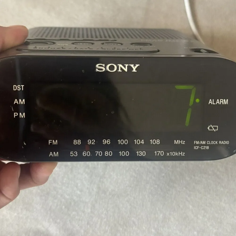 Alarm Clock Radio Sony Dream Machine CF-C218 AM FM Snooze Date Tested Working